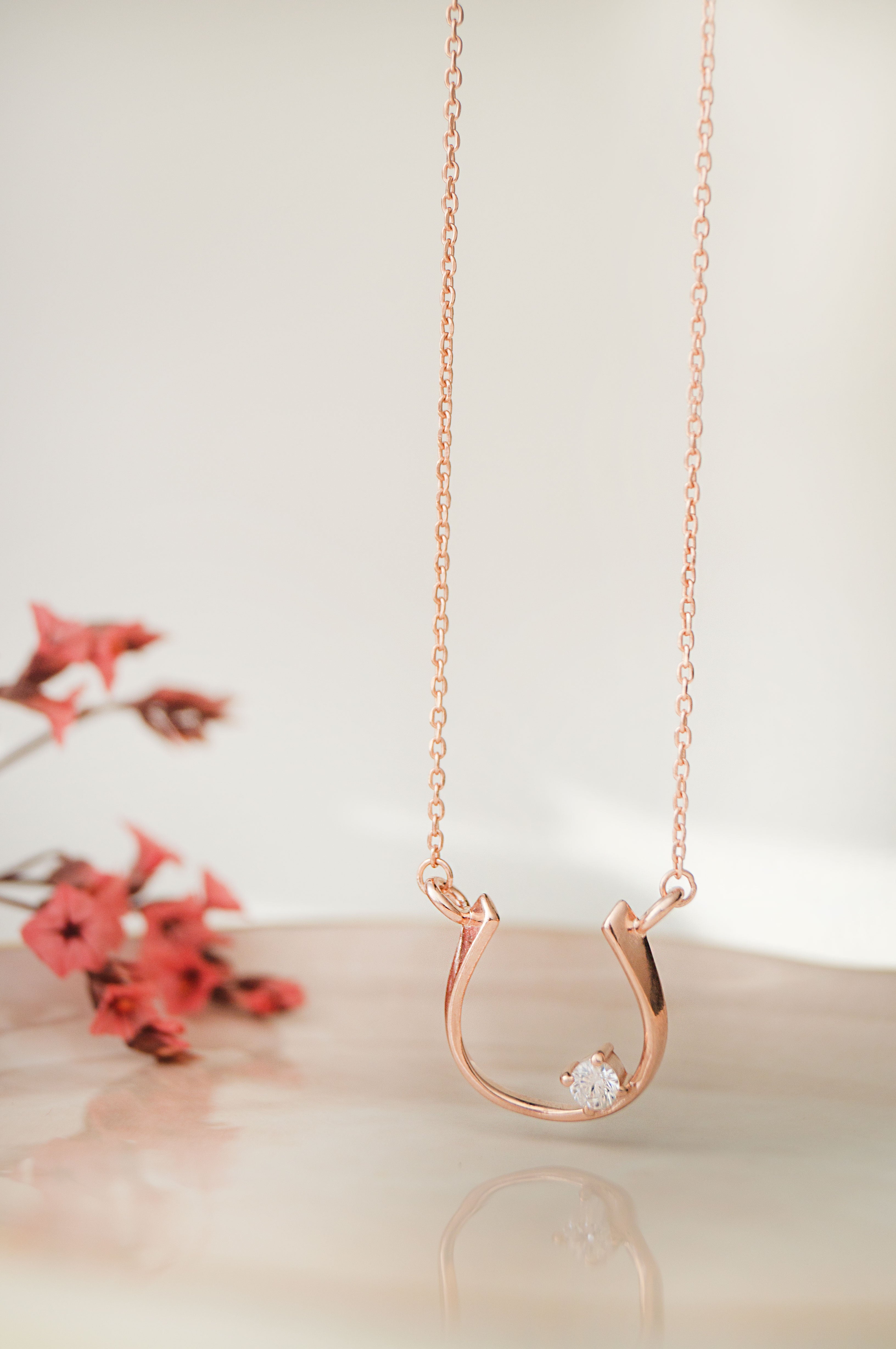 Rose gold horseshoe necklace hotsell