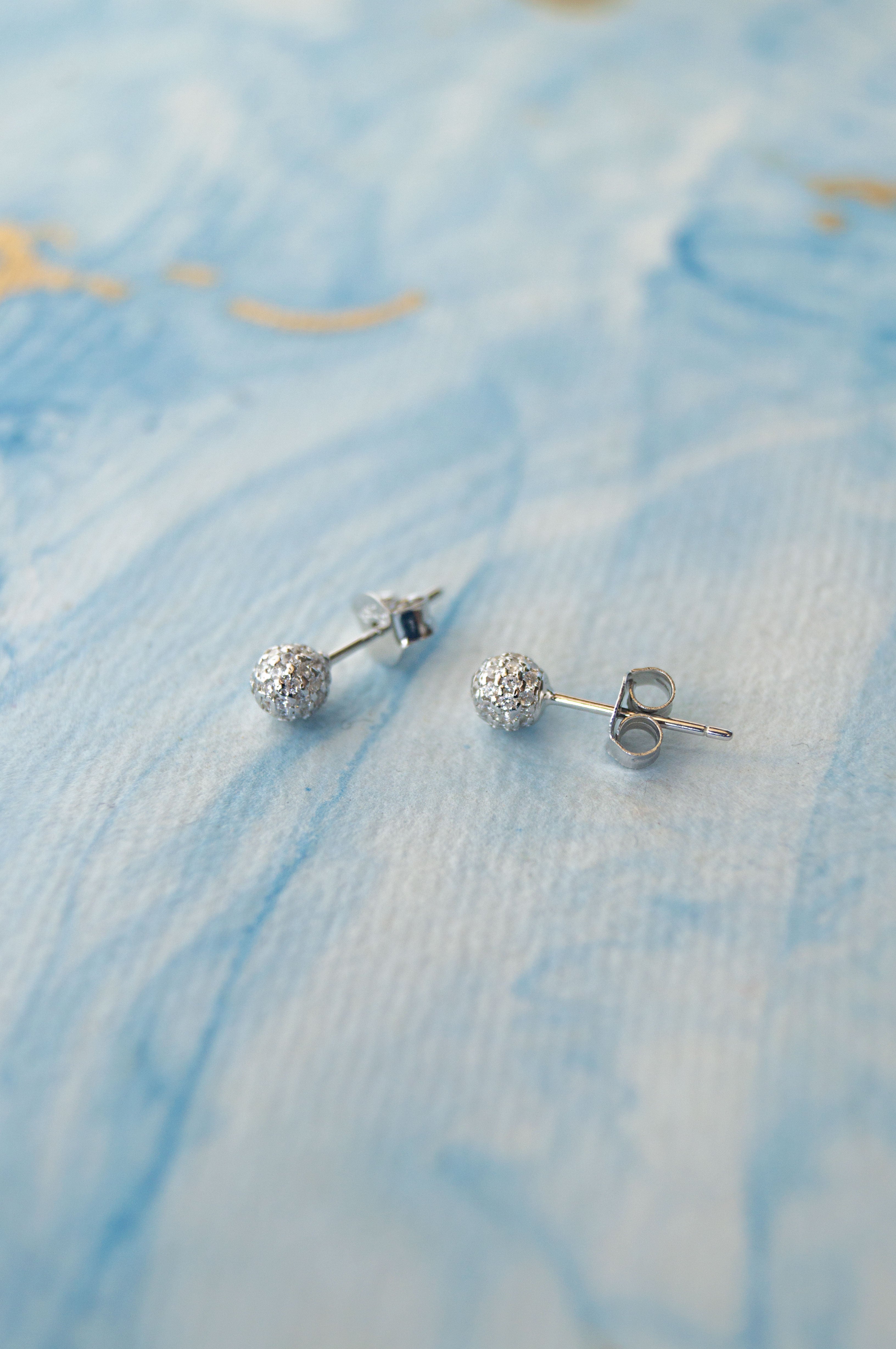 Tiny Silver Studs Diamond Cut Small Stud Earrings Sparkly Earrings Circle  Studs Minimalist Earrings Shimmering Studs - Etsy | Stud earrings, Silver  circle earrings, Tiny stud earrings