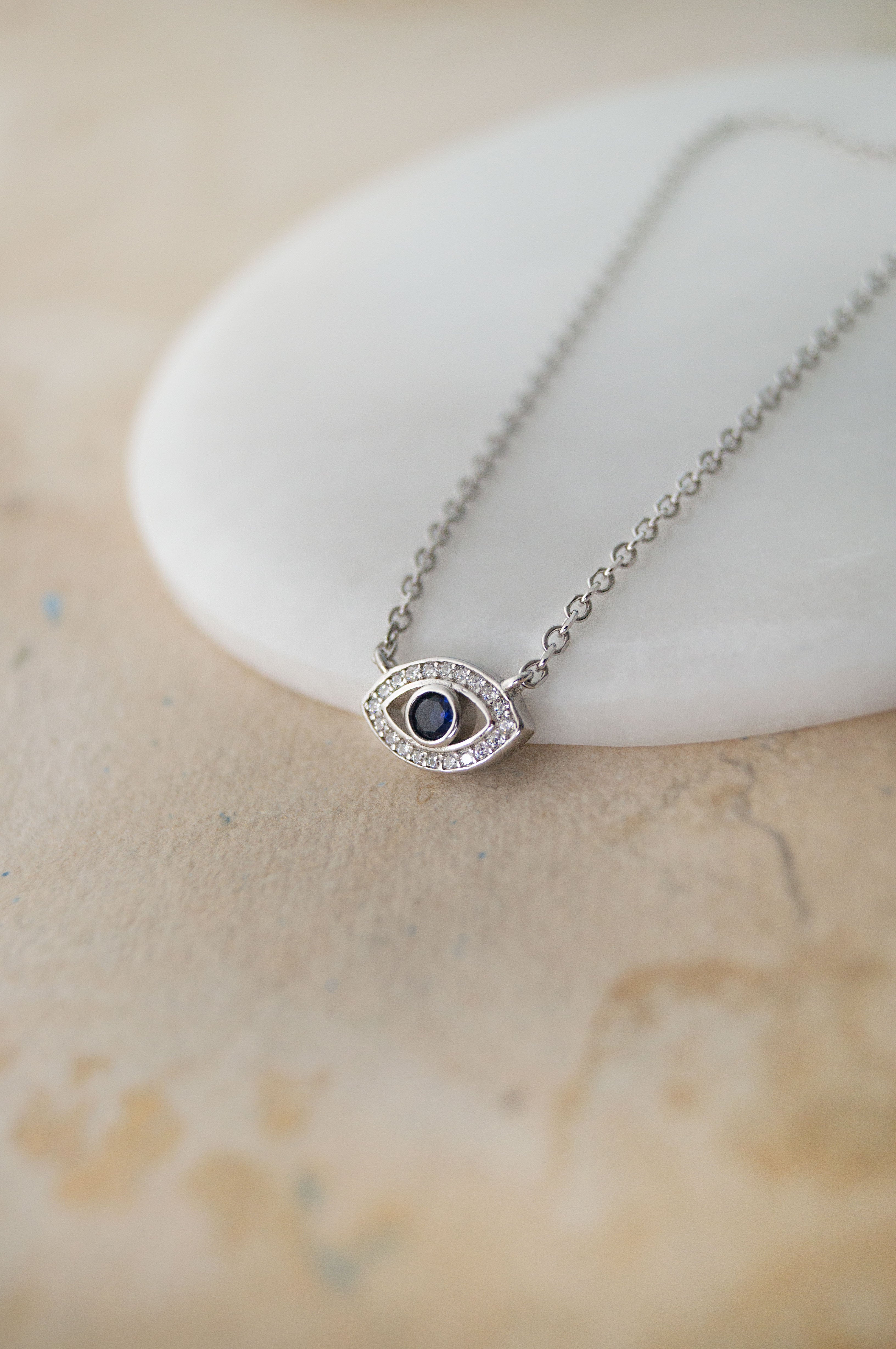 Vichardhara Evil Eye Necklace Eye Shape Nazar Necklace with Silver Chain  Alloy Price in India - Buy Vichardhara Evil Eye Necklace Eye Shape Nazar  Necklace with Silver Chain Alloy Online at Best