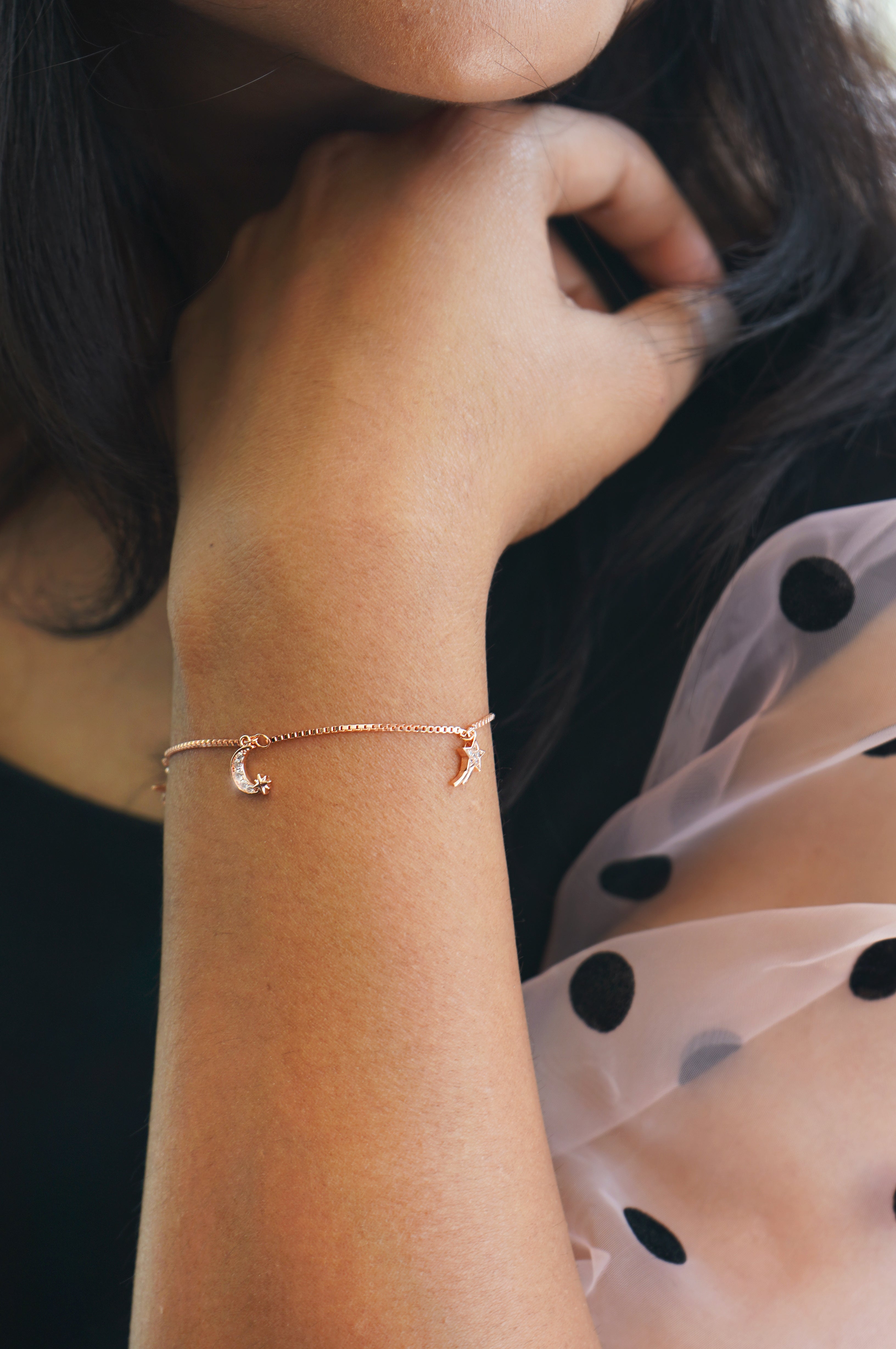 Unique Rose Gold Bracelet in Online at Candere by Kalyan Jewellers.
