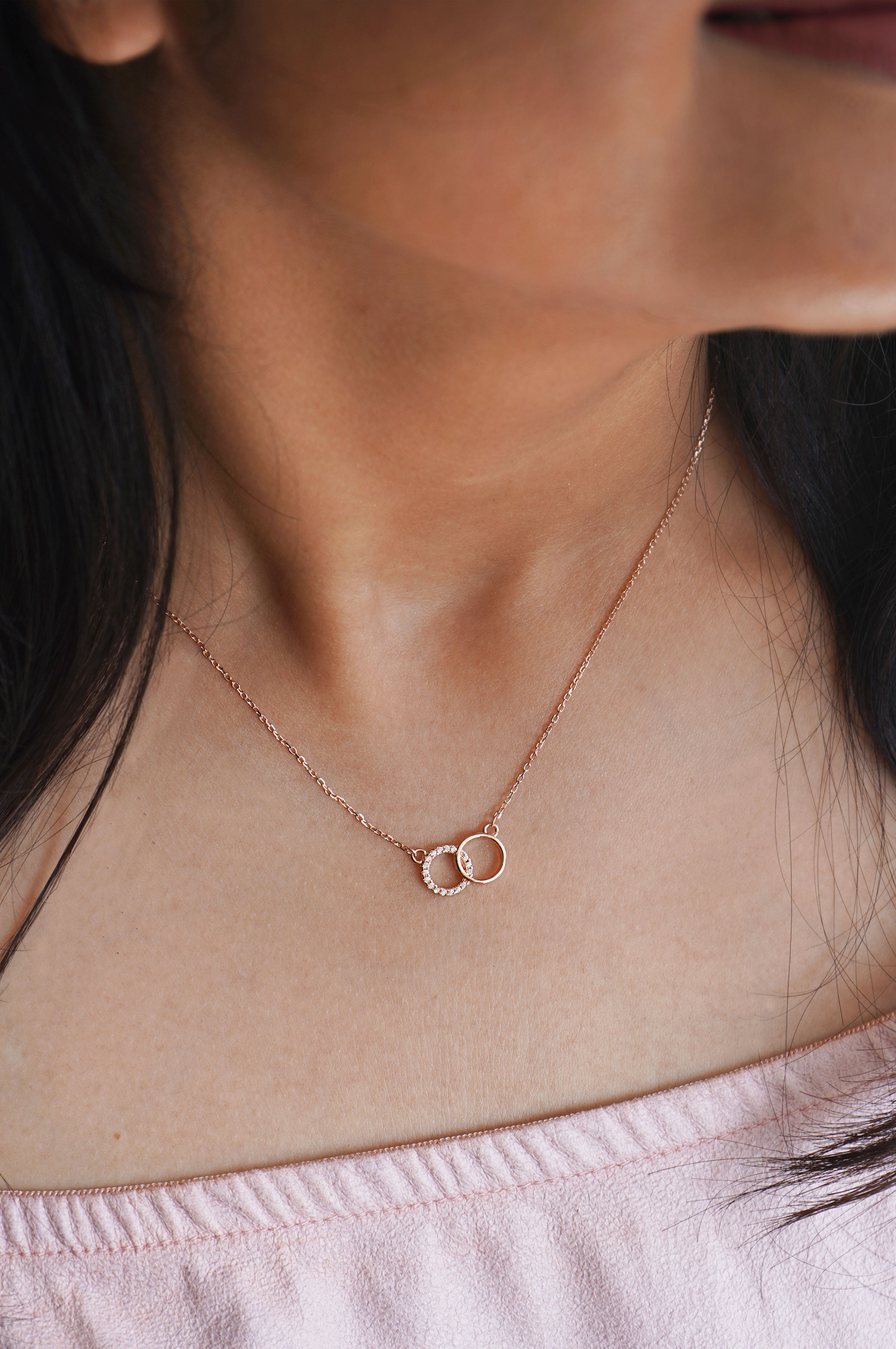 Unity Vertical Linked Circle Gold Necklace – Irresistibly Minimal
