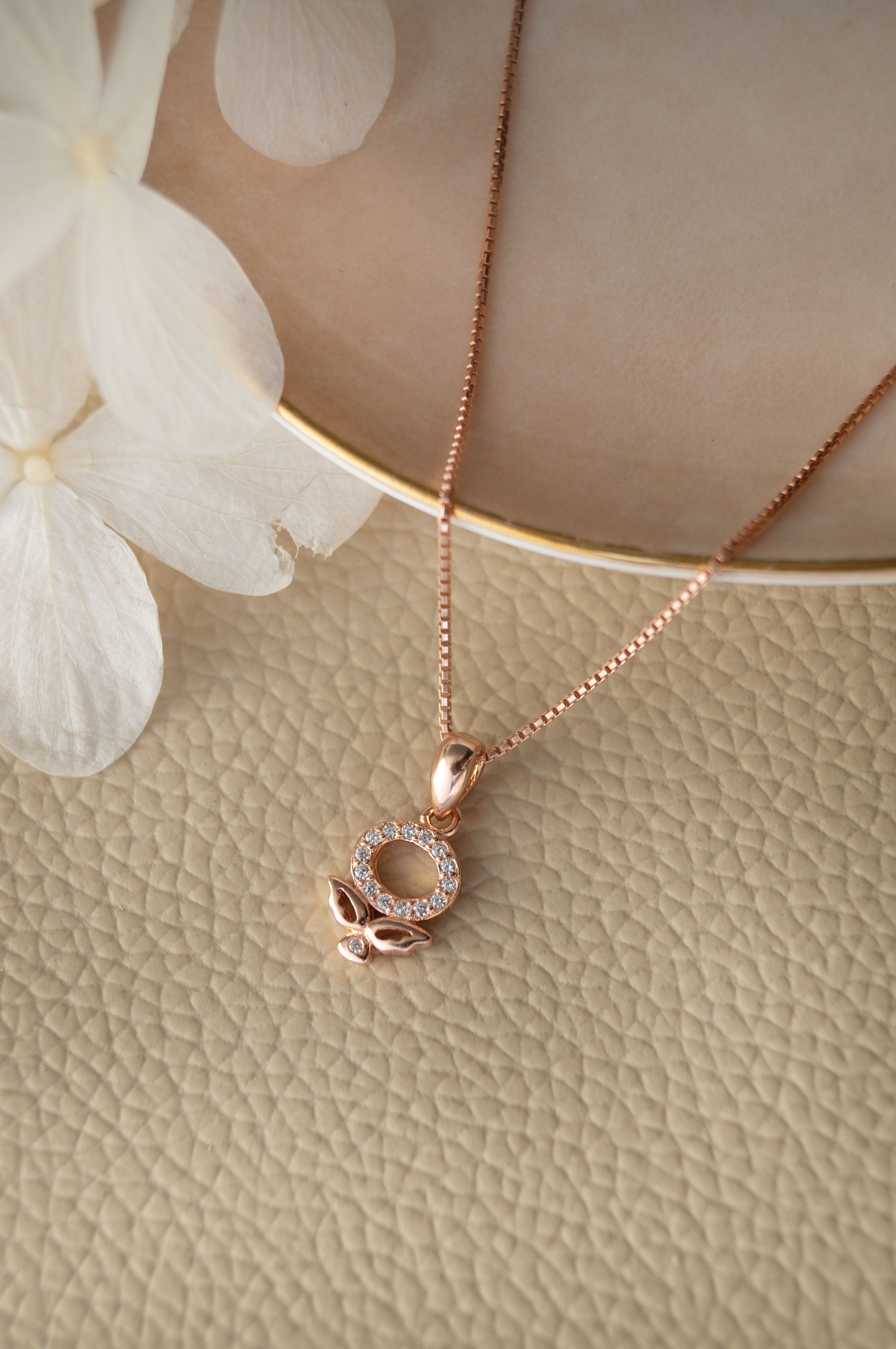 Gold on sale simple pendant