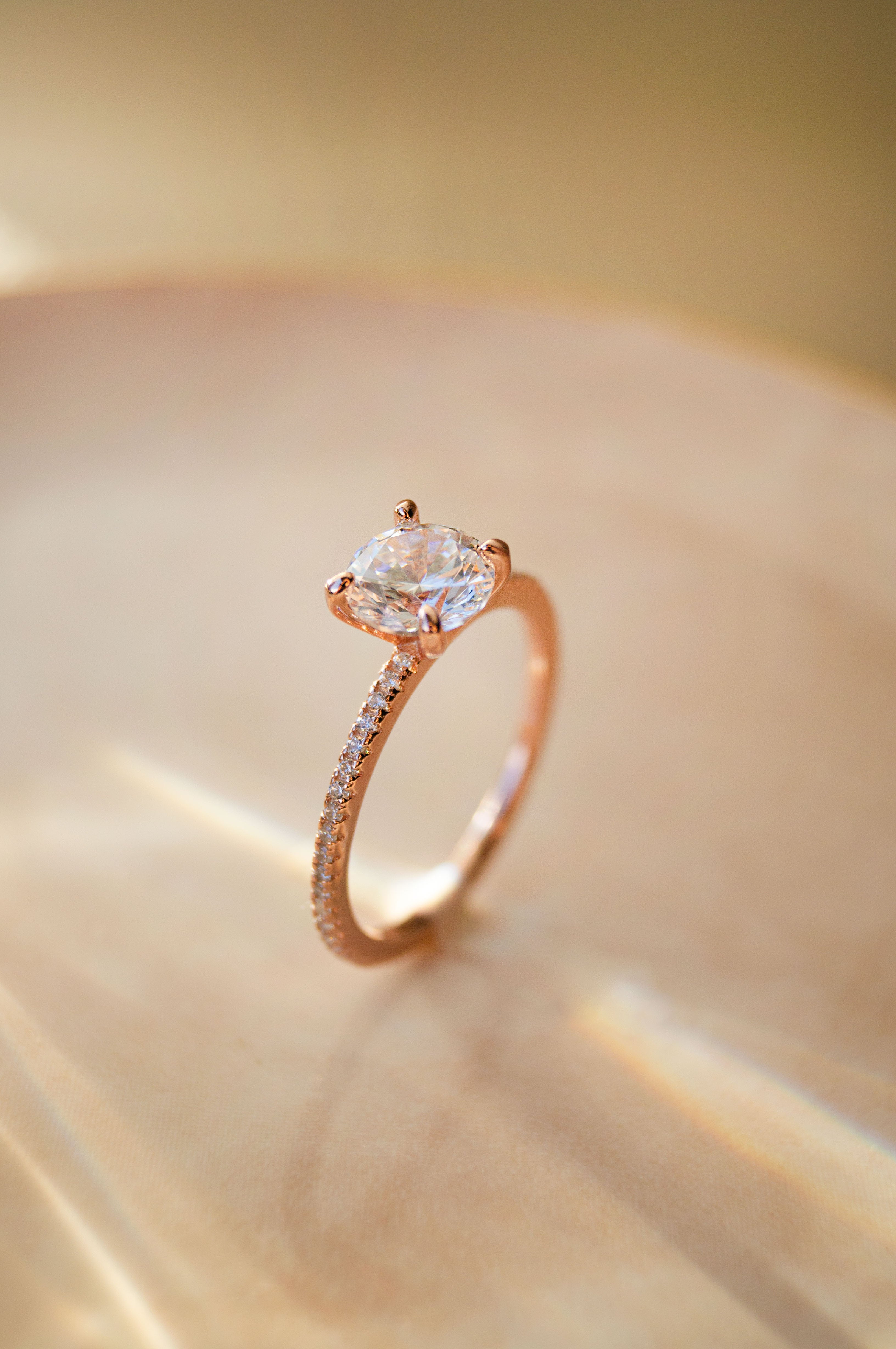 Rose Gold Broken Drill Engagement Ring For Women Simple And Luxurious Simple  Gold Wedding Ring With From Kebe1, $1.6 | DHgate.Com